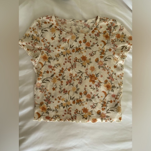 American Eagle Outfitters Tops - American Eagle Women’s flower design baby doll T-shirt
